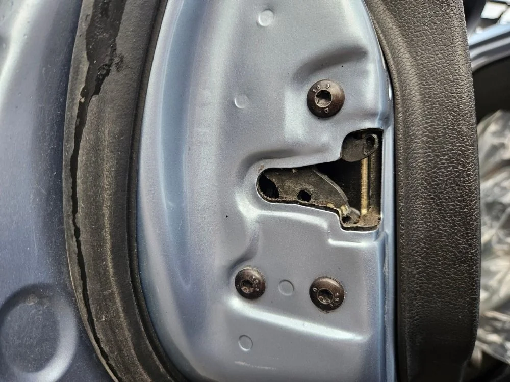 Замок задний левый на Ford Fusion дорест