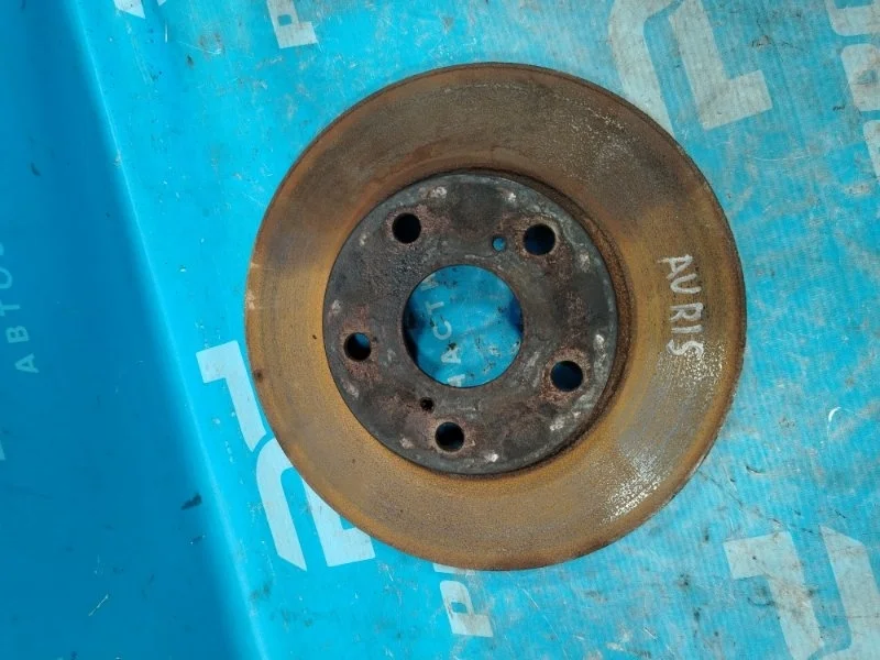 Диск тормозной передний левый Toyota Auris E15