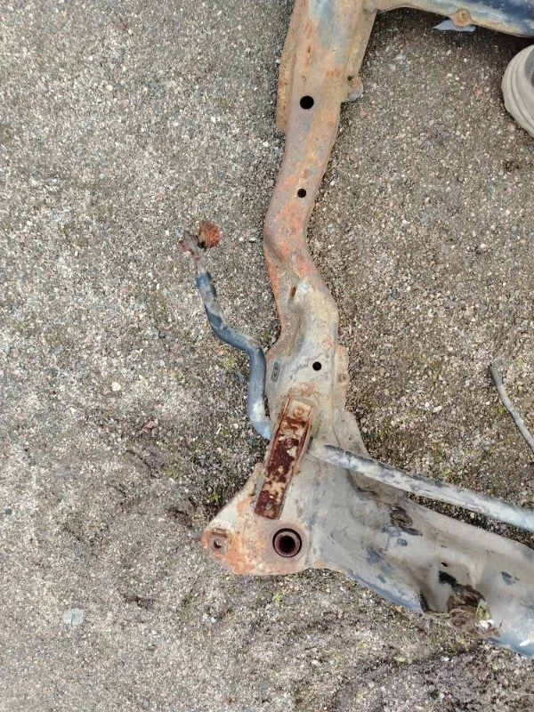 Стабилизатор поперечной устойчивости передний