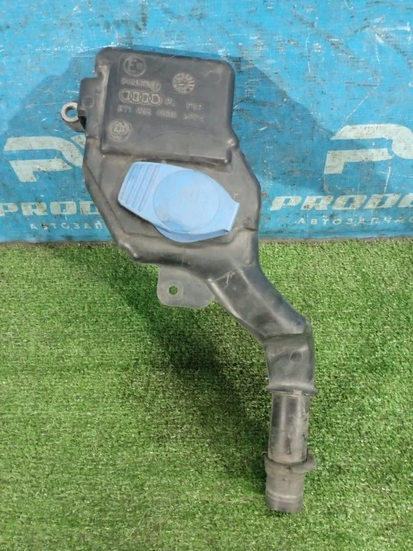 Горловина бачка омывателя Audi A5 8T 2007-2016