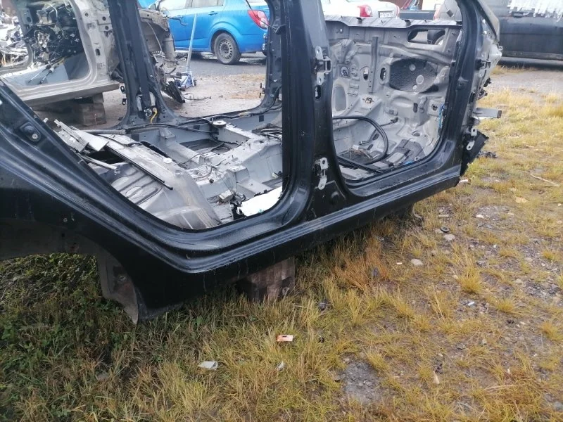 Порог со стойкой правый Hyundai Solaris 2010-2017 2014 713224LD00 СЕДАН 1.6 G4FC 123 Л/С