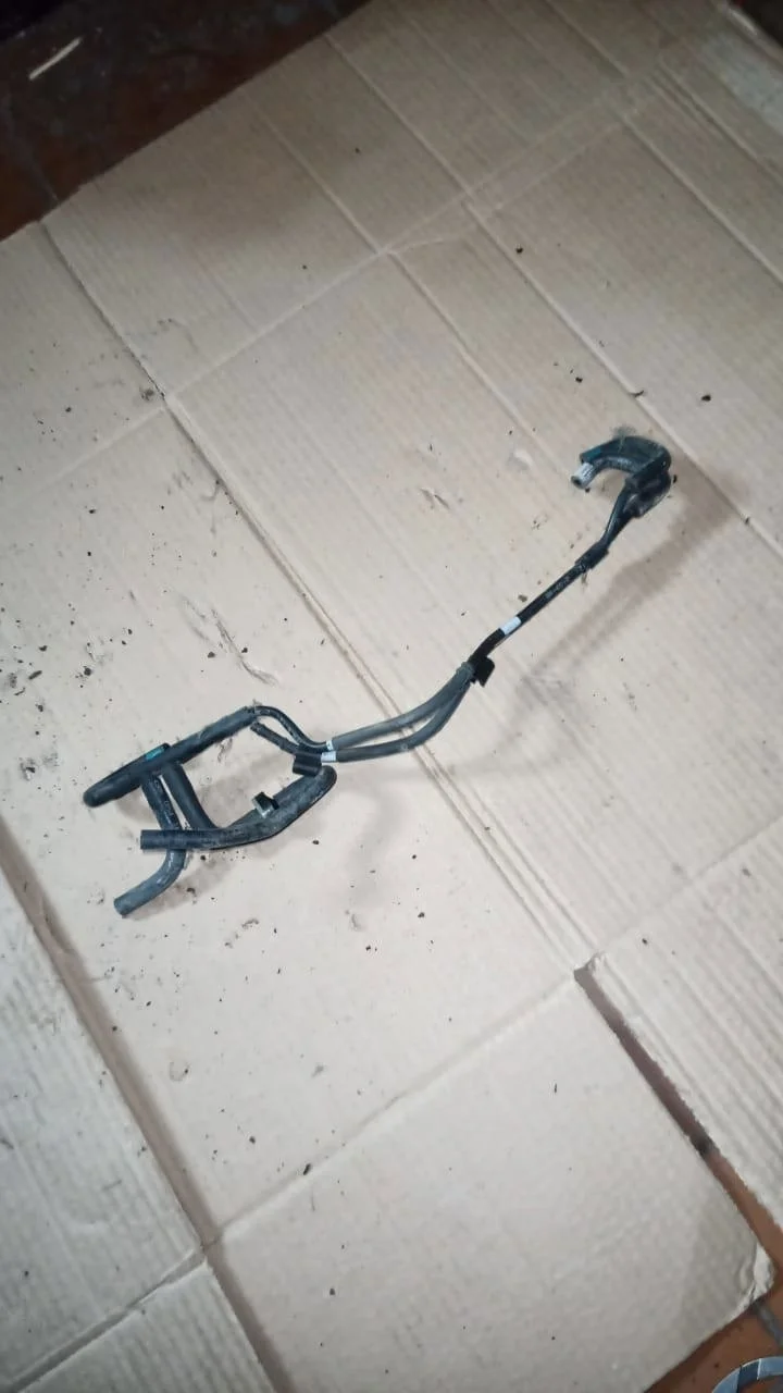 Трубка вакуумная Audi Q7 4L рестайлинг (2009—2015)