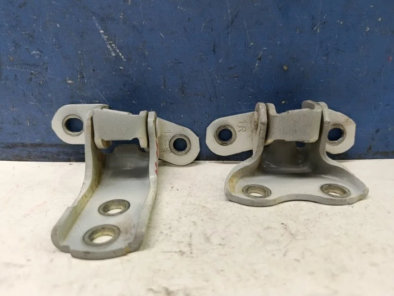 Петля двери Toyota Verso 2016 687100D091 ZGR20 1.6 1ZR-FAE, передняя правая