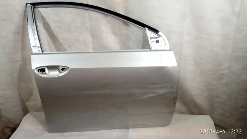 Дверь Toyota Corolla 2012-2020 6700102390 E180, передняя правая