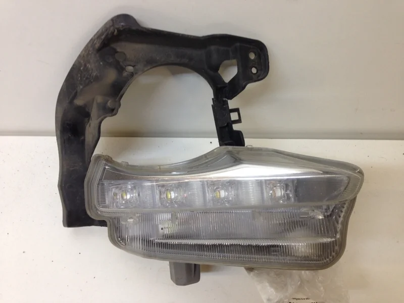 Фара противотуманная Toyota Highlander 2013-2016 814300E010 3, передняя правая