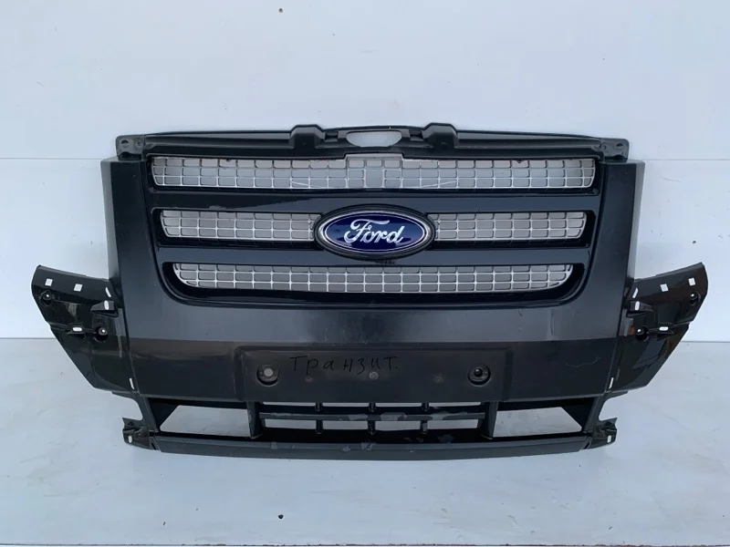 Решётка радиатора Ford Transit 2006-2013 6C1117D957A 6, передняя