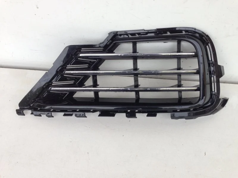 Решётка бампера Volkswagen Touareg 2014-2018 7P6853666G 2, передняя правая