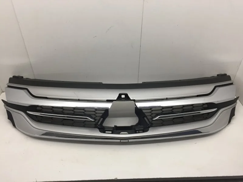 Решётка радиатора Mitsubishi Pajero Sport 2015-2020 7450A960 3, передняя