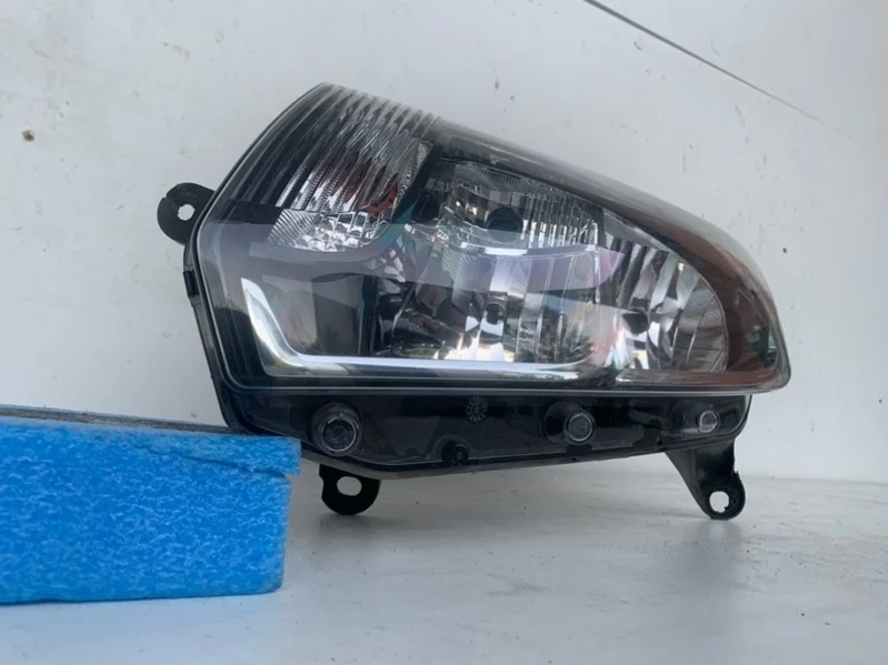 Фара Renault Logan 2012-2018 260609450R 2, передняя левая
