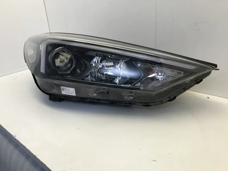 Фара Hyundai Tucson 2015-2018 92102D7500 3, передняя правая