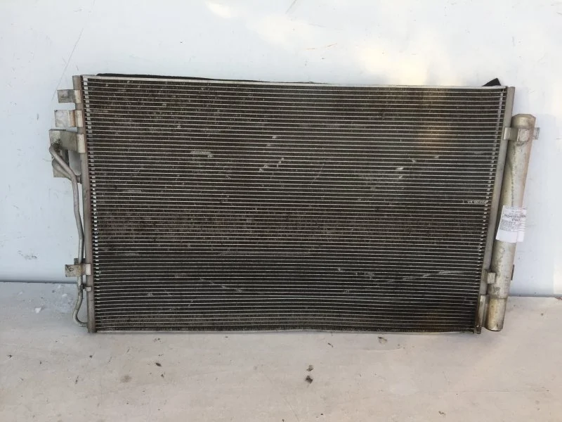 Радиатор кондиционера Kia Sorento 2012-2020 976062P600 3, передний