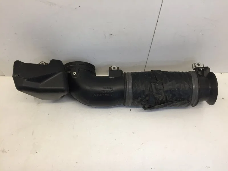 Патрубок воздушного фильтра Toyota Land Cruiser 2015-2020 1770951010 200, передний