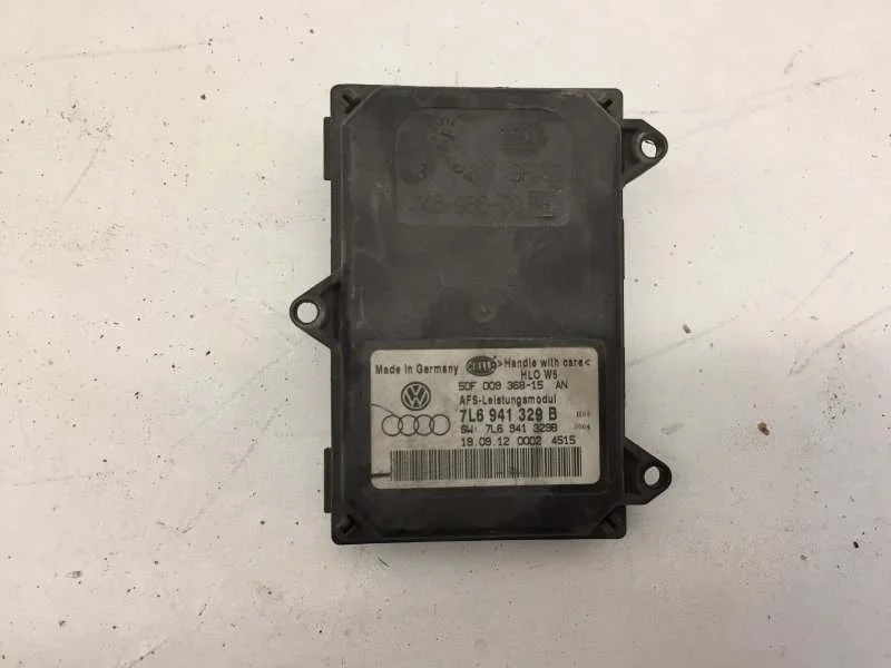 Блок управления фарой (LED) Skoda Octavia 2004-2013 7L6941329B 2, передний