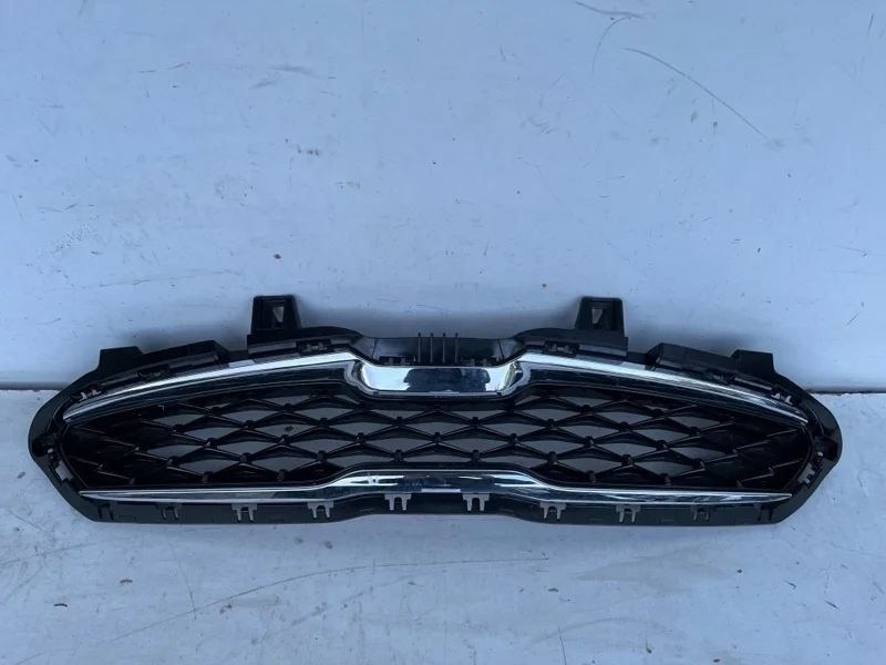 Решётка радиатора Kia Cerato 2018-2021 86350M6010 4, передняя