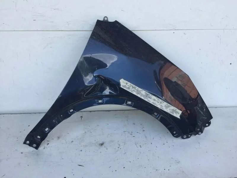 Крыло Kia Sportage 2010-2014 663213W000 3, переднее правое