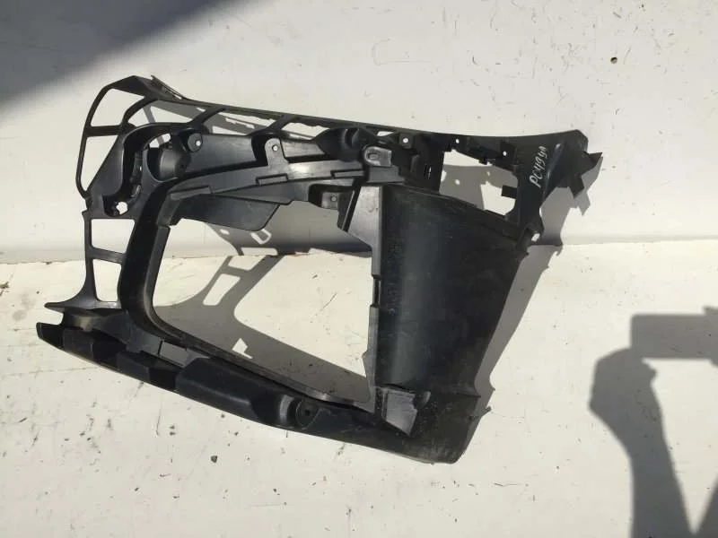 Кронштейн противотуманной фары BMW 4 series 2020-2022 G22/G23