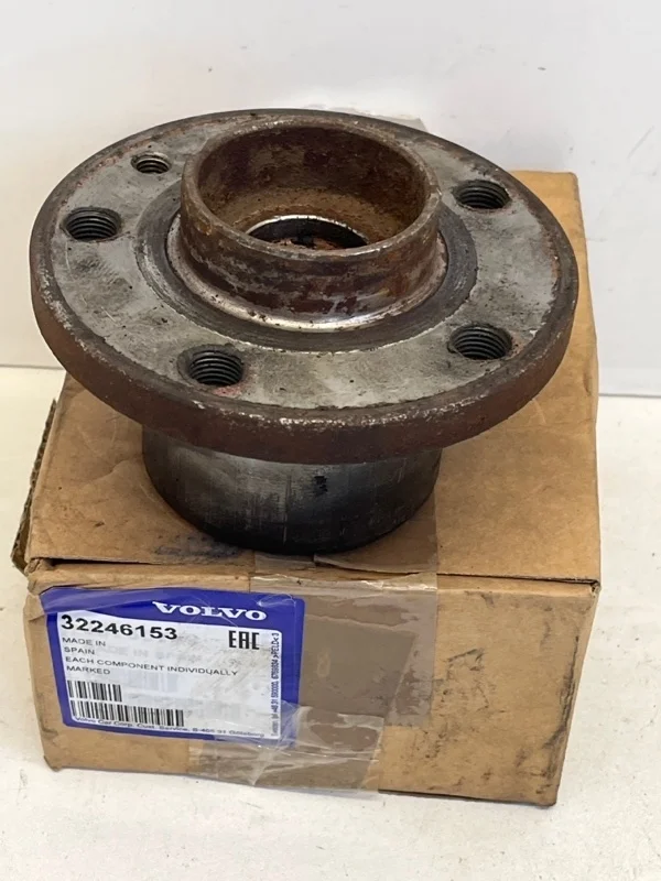 Ступица подвески Volvo 32246153