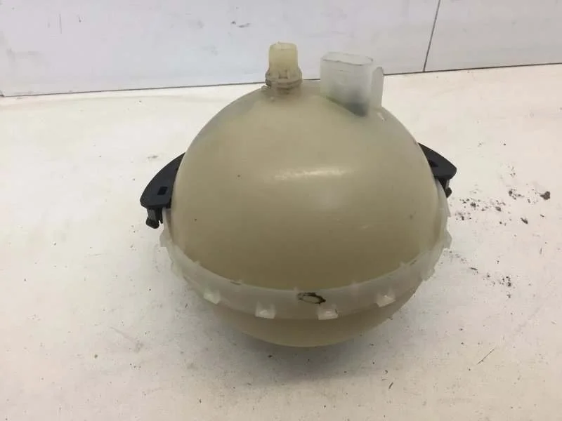 Бачок расширительный BMW 1 series 2017-2021 17137642158 F20/F21, передний