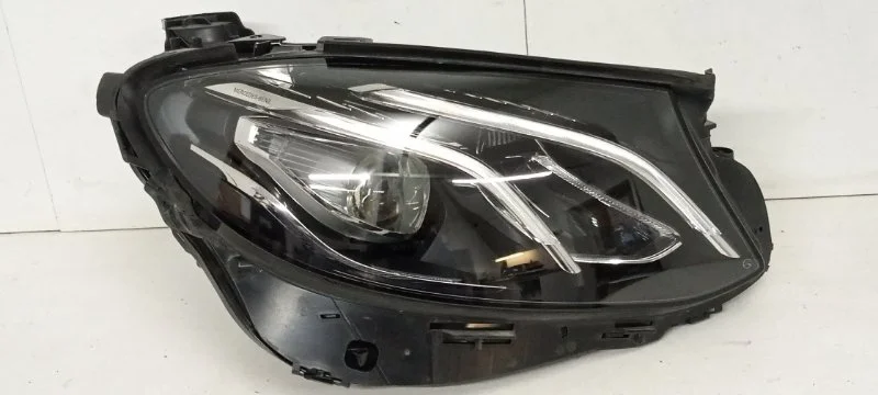 Фара Mercedes-Benz E-Klasse 2016-2021 А2139064004 W213, передняя правая