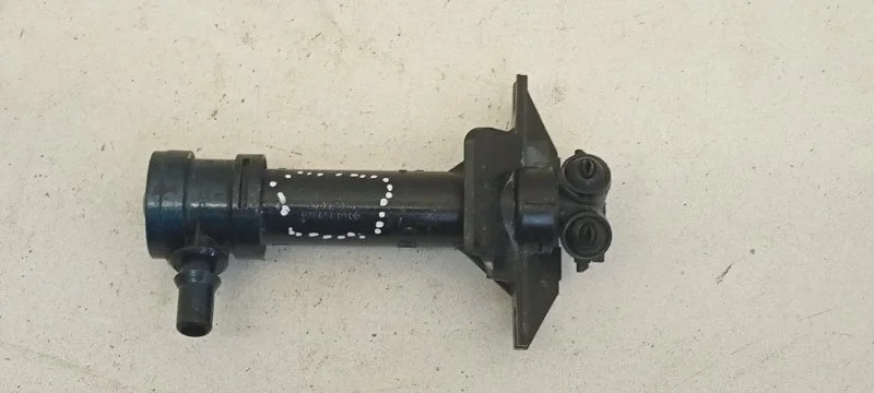 Форсунка Audi Q3 2011-2018 8U0955101C 1, передняя