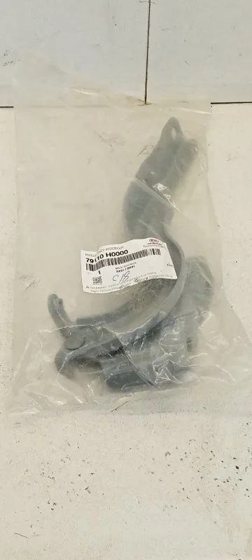 Петля капота Kia Rio 2017-2020 79110Н0000 4, передняя левая