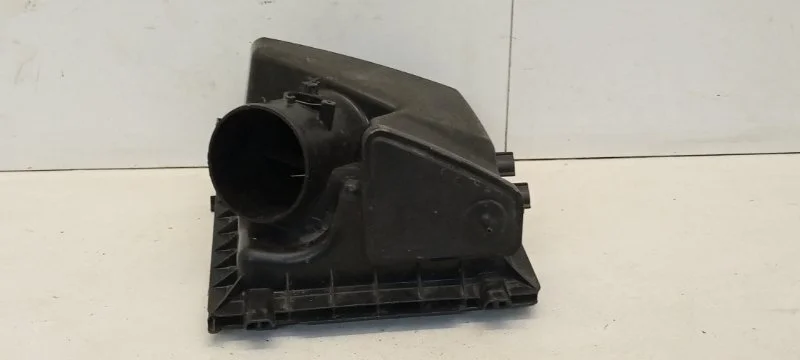 Корпус воздушного фильтра Toyota Camry 2011-2018 1770531400 XV50, передний