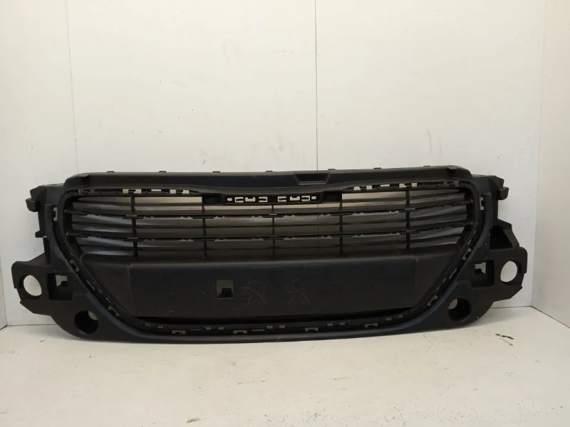 Решётка радиатора Peugeot 301 2015-2022 9676946780 1, передняя