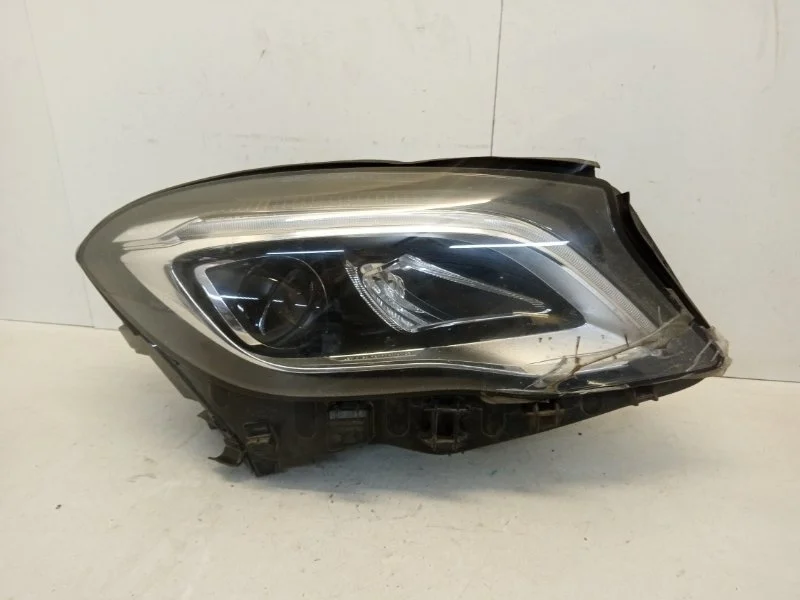 Фара Mercedes-Benz Gla-Klasse 2017-2020 A1569067000 X156, передняя левая