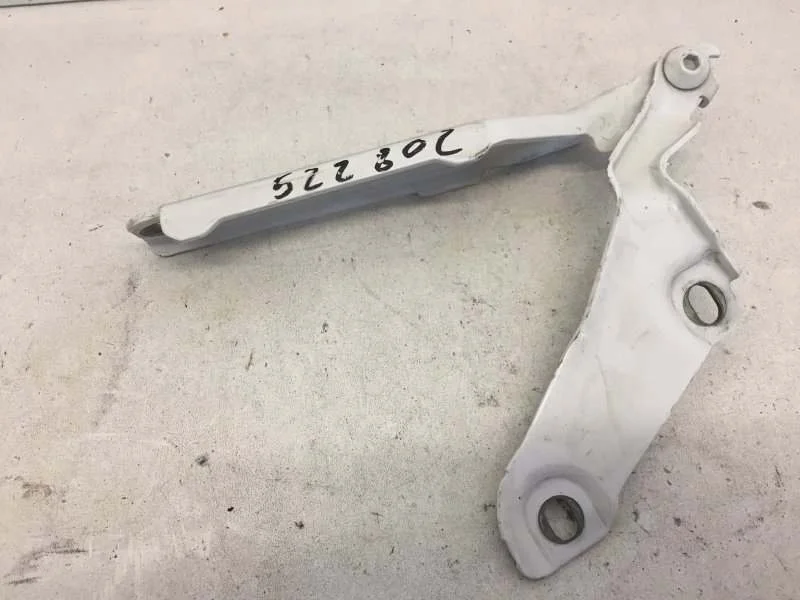 Петля капота Audi A3 2016-2020 8V0823302 8V, передняя правая