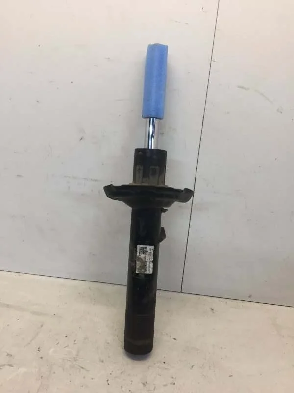 Амортизаторная стойка Audi A3 2016-2020 5Q0413023EB 8V, передняя