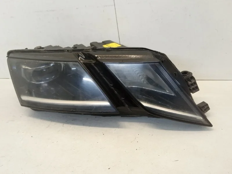 Фара Skoda Octavia 2013-2020 5E1941016D A7, передняя правая