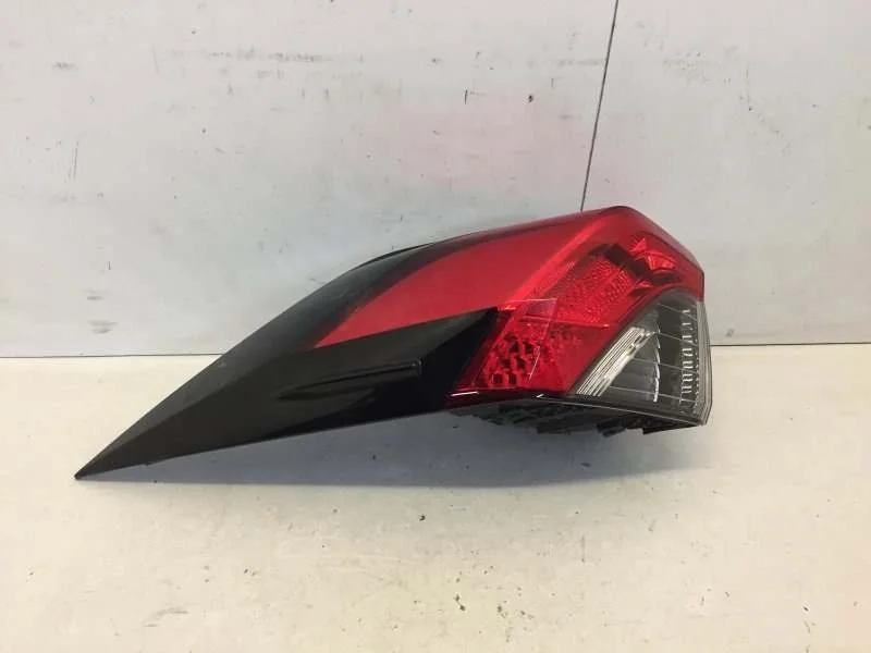 Фонарь Toyota Rav4 2018-2023 8156142230 XA50, задний левый