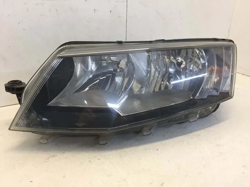 Фара Skoda Octavia 2013-2020 5E1941015 A7, передняя левая