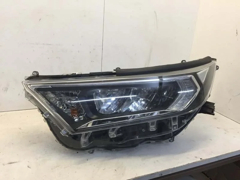 Фара Toyota Rav4 2018-2023 8118542842 XA50, передняя левая