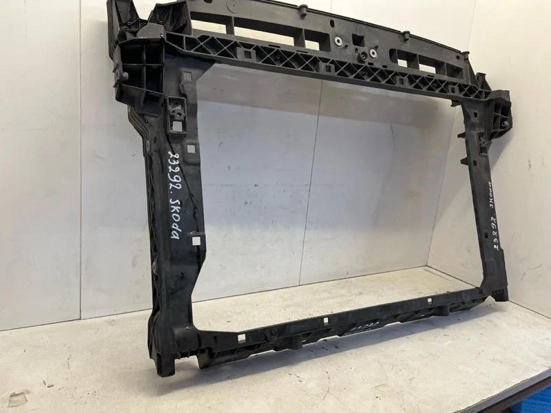 Панель передняя Skoda Kodiaq 2016-2022 562805588 1, передний