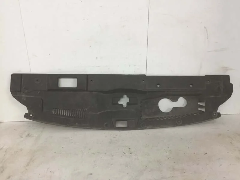 Накладка замка капота Mitsubishi Outlander 2018-2021 7450A753 3, передняя