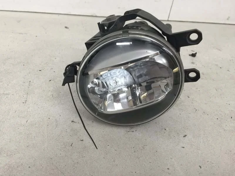 Фара противотуманная Toyota Camry 2017- 2023 8121048051 XV70, передняя правая