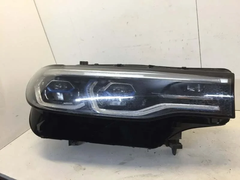 Фара BMW X7 2018-2023 A8948180208LL G07, передняя правая