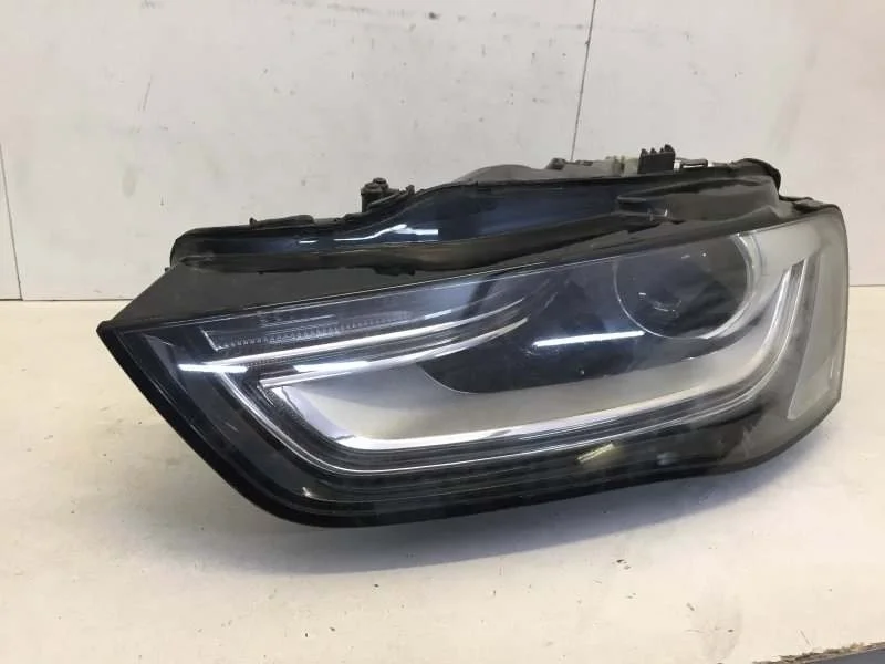 Фара Audi A4 2007-2015 8K0941005C B8, передняя левая