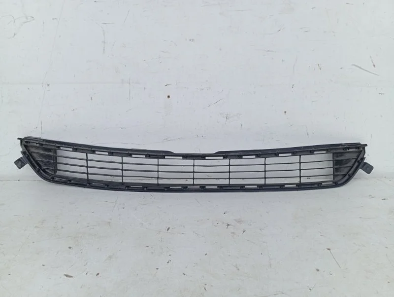 Решётка бампера Toyota Rav4 2012-2015 5311242090 CA40, передняя