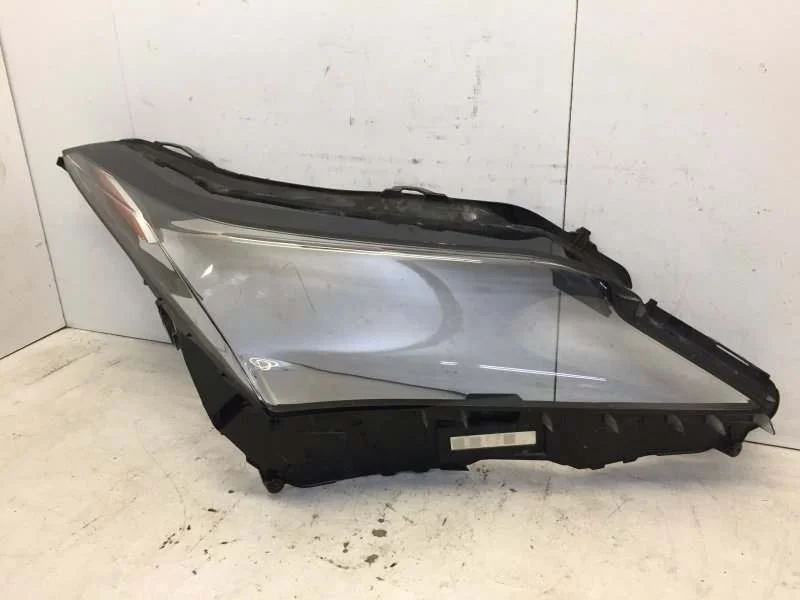 Стекло фары Lexus LX 2015-2023 8114560L10 3, переднее правое
