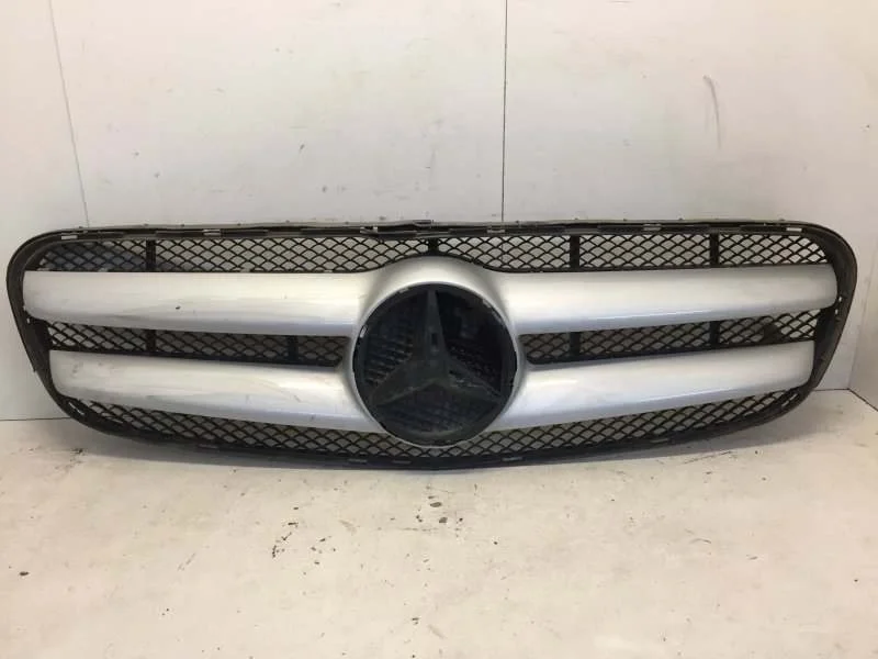Решётка радиатора Mercedes-Benz GLA-klasse 2013-2020 A1568880460 X156, передняя