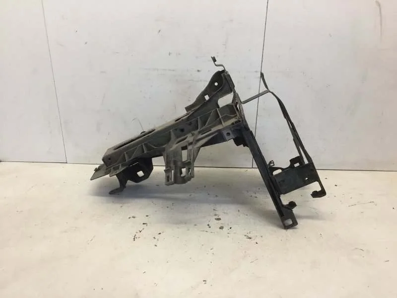 Кронштейн фары BMW 5 series 2009-2017 51647200777 F07, передний левый