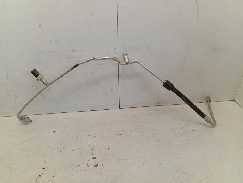 Трубка (шланг) кондиционера Volkswagen Tiguan 2016-2023 5QF820741J 2, передняя