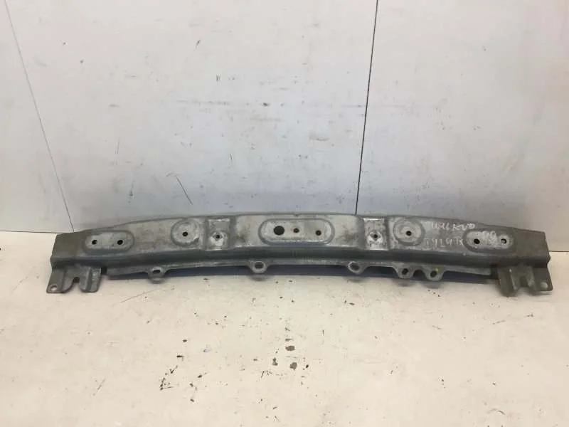 Усилитель бампера Mitsubishi Outlander 2012-2021 6400G576 3, передний