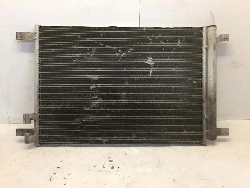 Радиатор кондиционера Volkswagen Tiguan 2016-2023 5Q0816411 2, передний