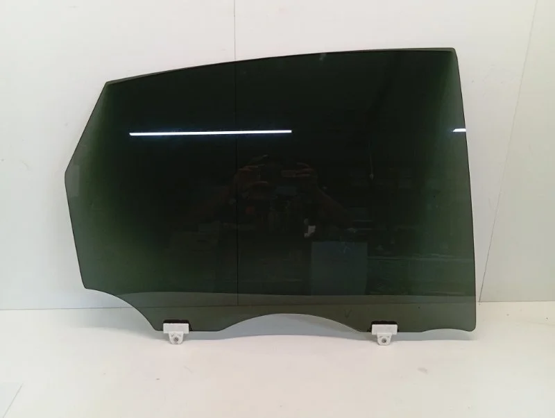 Стекло двери Infiniti QX70 2013-2019 823011CA1A 2