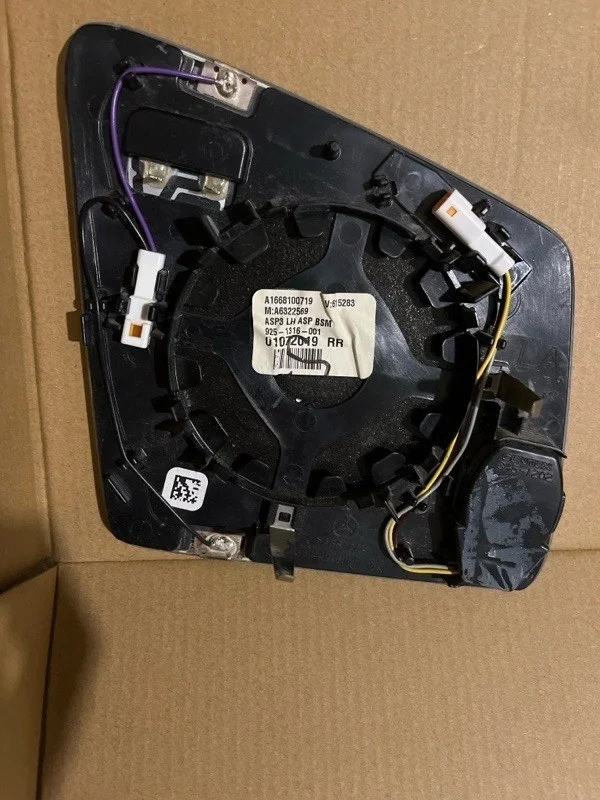 Зеркальный элемент Mercedes-Benz Gle-Klasse 2015-2018 A1668100719 W166, левый