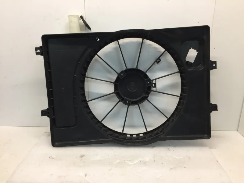 Кожух вентиляторов охлаждения Kia Cerato 2013-2021 25380M6000 3, передний