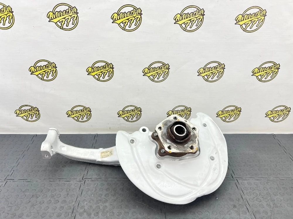 Кулак поворотный передний левый Audi Q5 II (2016—2020)